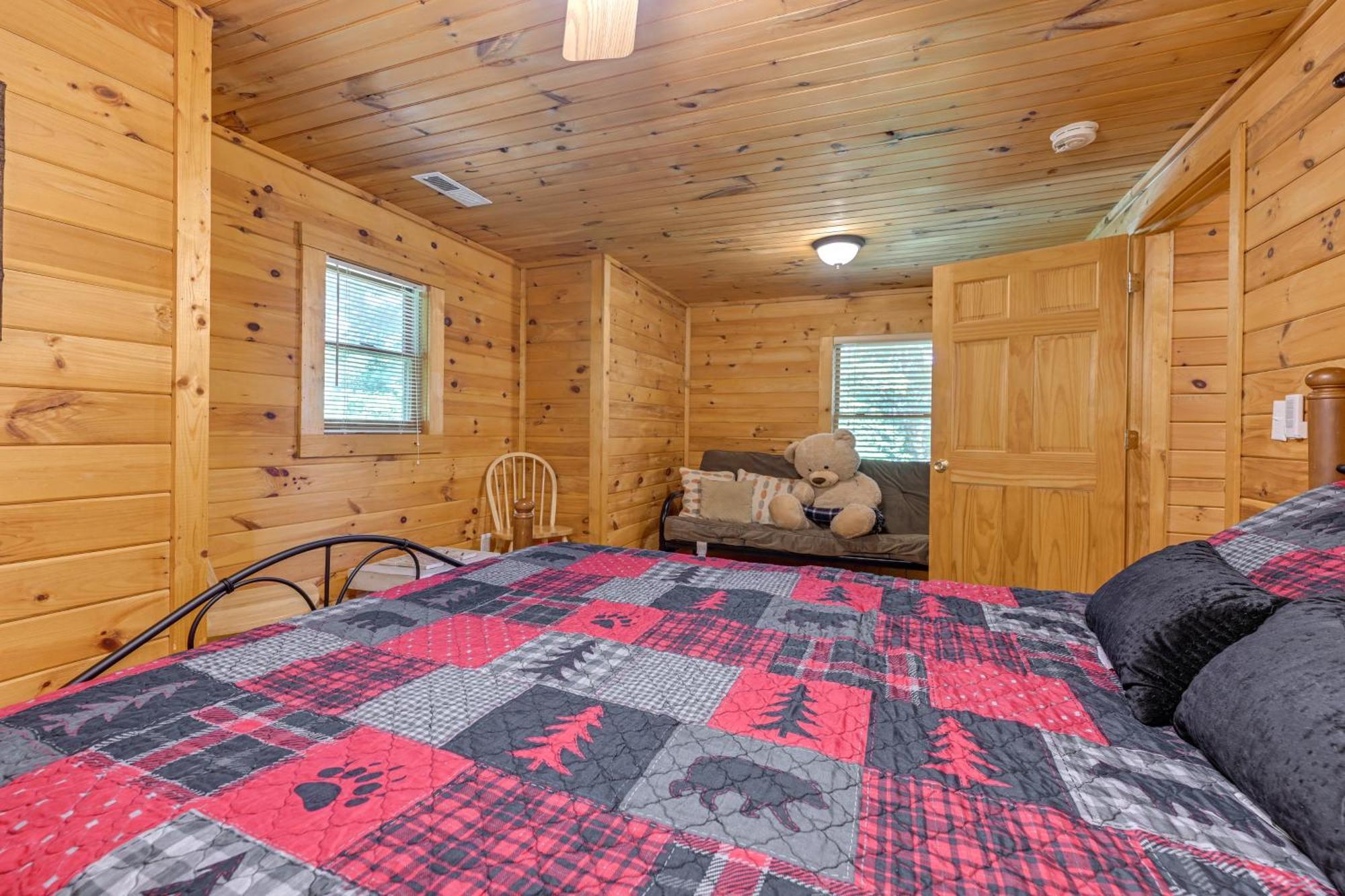 فيلا Pet-Friendly Bryson City Cabin With Fire Pit And Deck! المظهر الخارجي الصورة