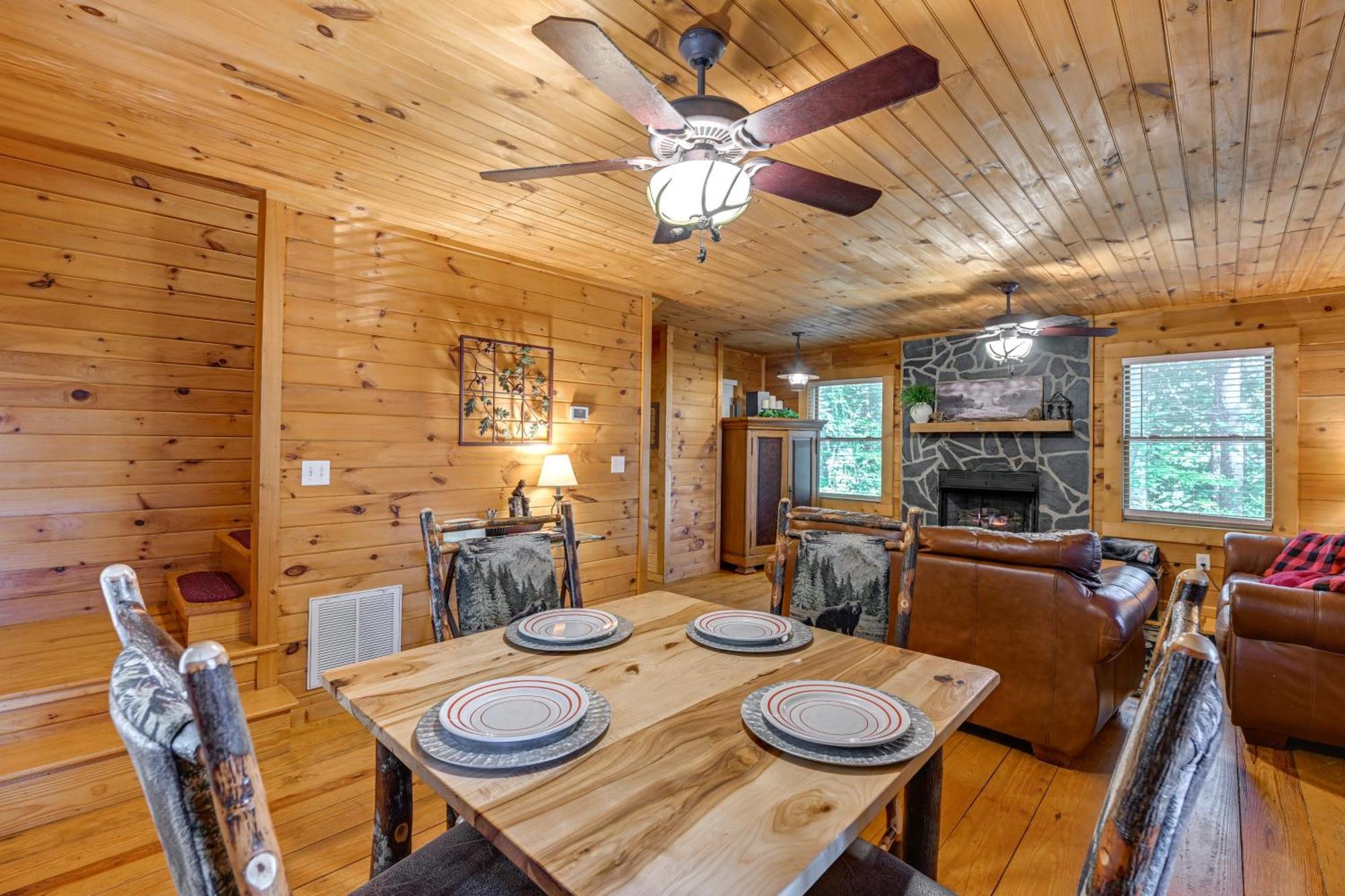 فيلا Pet-Friendly Bryson City Cabin With Fire Pit And Deck! المظهر الخارجي الصورة